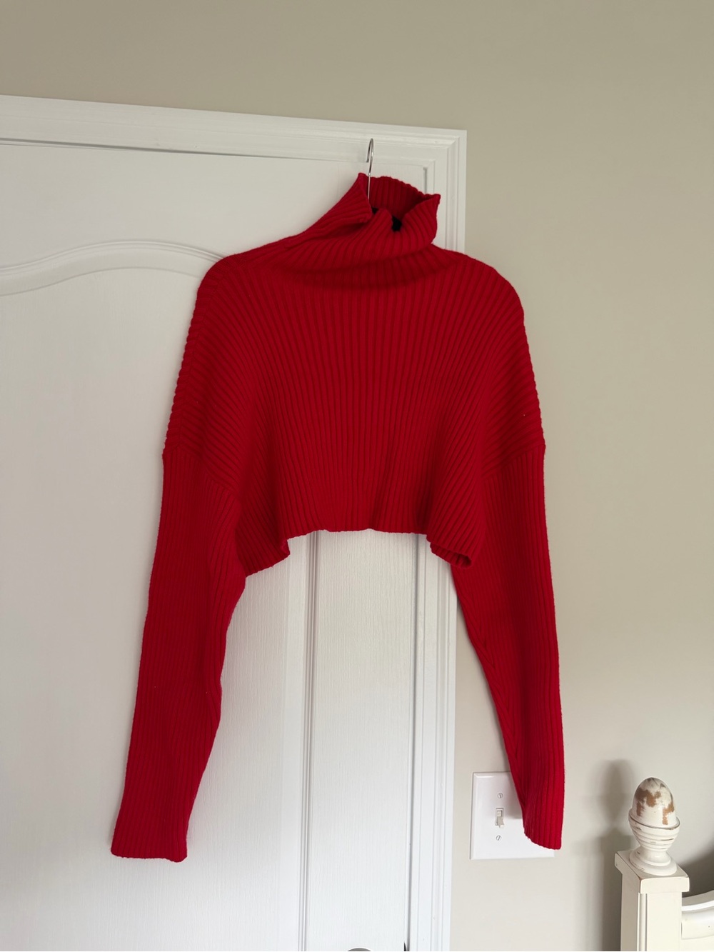 Cropped Ribbed Turtleneck Sweater - Red